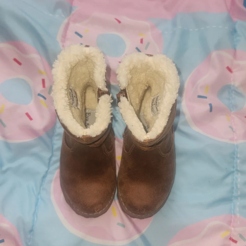 Boots - Picture 2 of 8